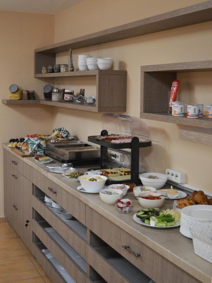 Alfred Panzio Bed and Breakfast Boedapest Buitenkant foto