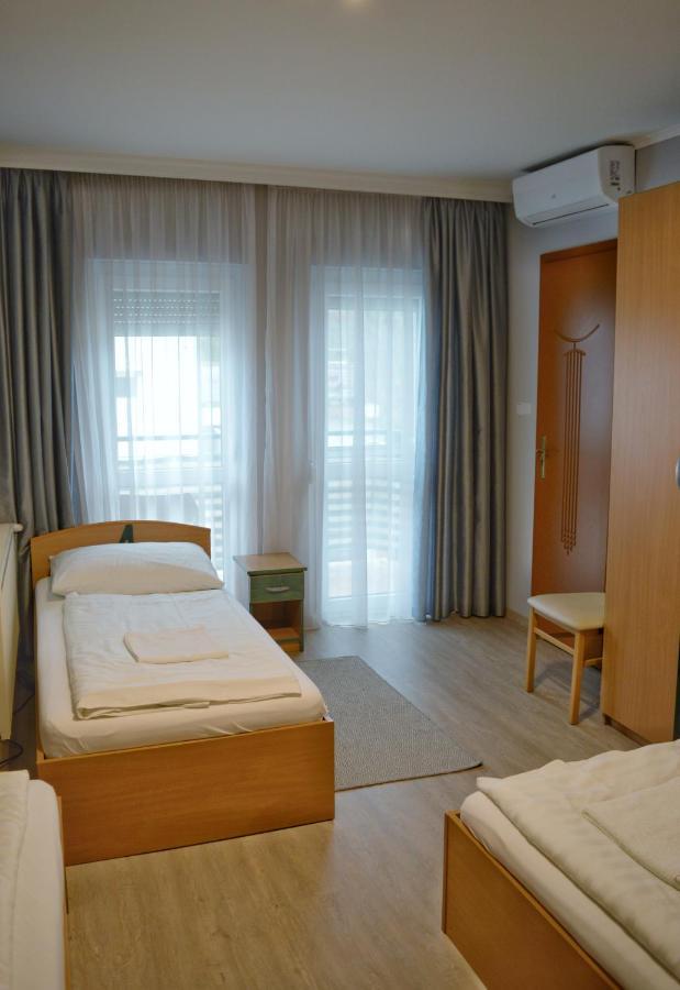 Alfred Panzio Bed and Breakfast Boedapest Buitenkant foto