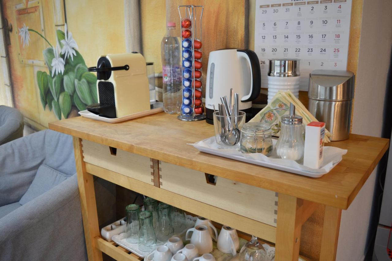 Alfred Panzio Bed and Breakfast Boedapest Buitenkant foto