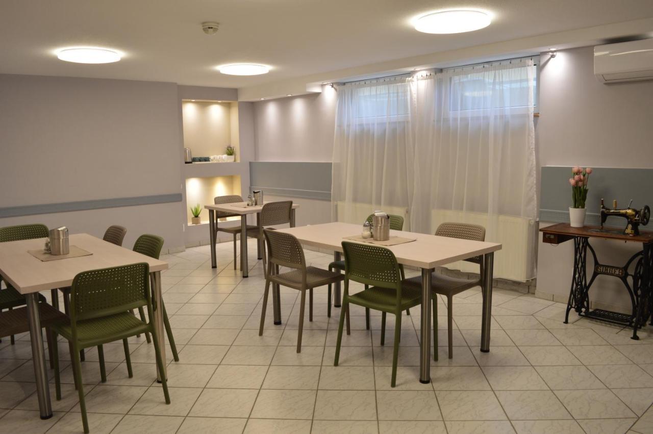Alfred Panzio Bed and Breakfast Boedapest Buitenkant foto