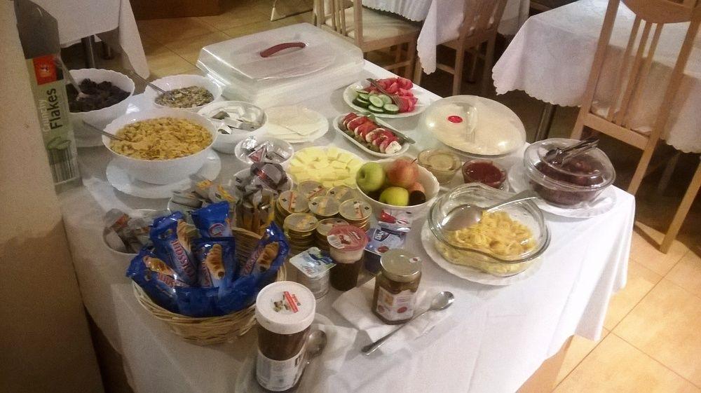 Alfred Panzio Bed and Breakfast Boedapest Buitenkant foto