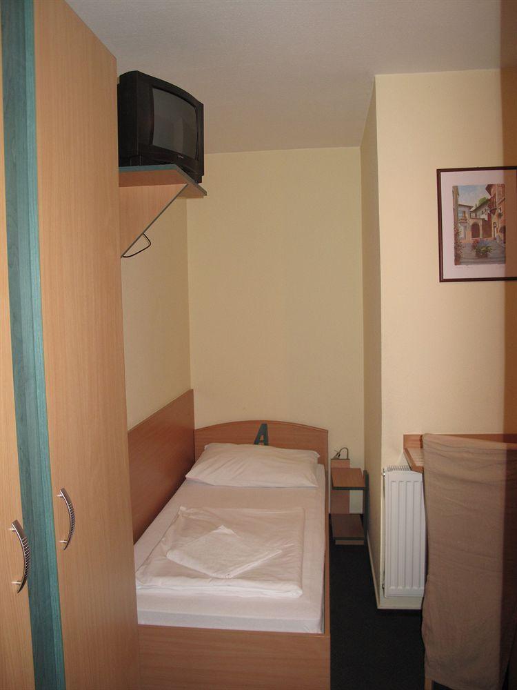 Alfred Panzio Bed and Breakfast Boedapest Buitenkant foto