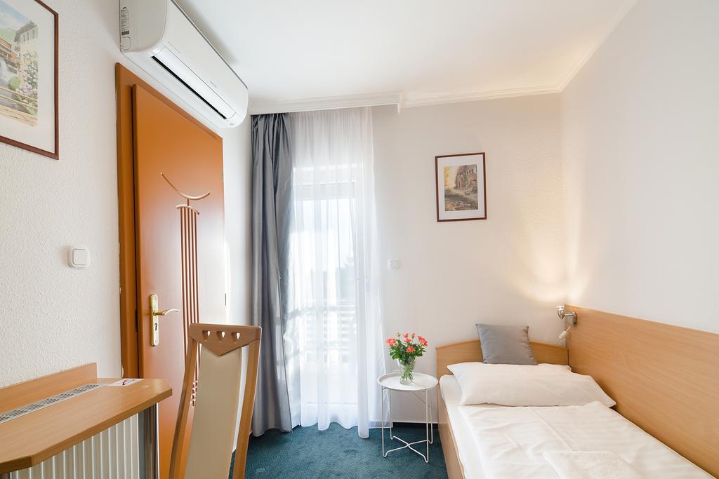 Alfred Panzio Bed and Breakfast Boedapest Buitenkant foto