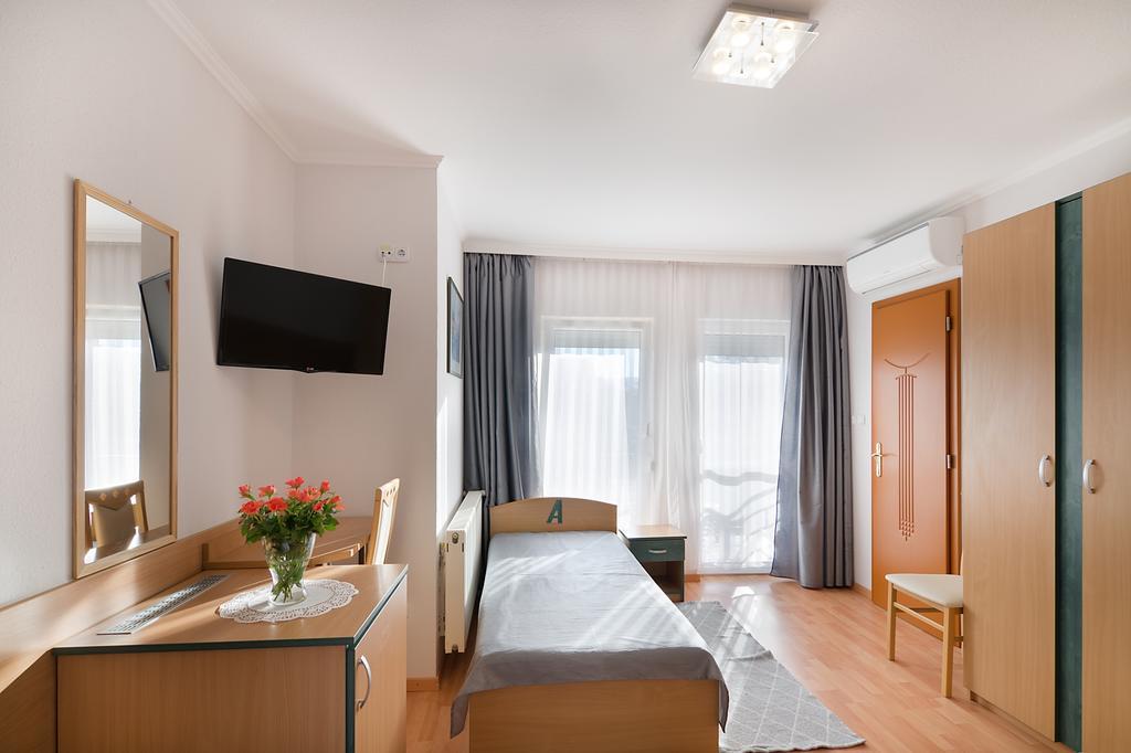 Alfred Panzio Bed and Breakfast Boedapest Buitenkant foto