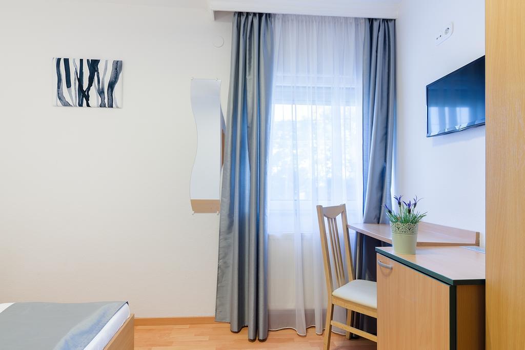 Alfred Panzio Bed and Breakfast Boedapest Buitenkant foto