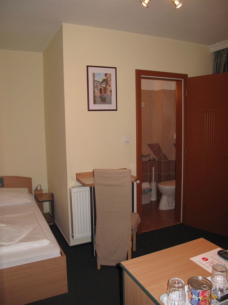 Alfred Panzio Bed and Breakfast Boedapest Buitenkant foto