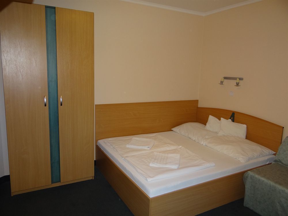 Alfred Panzio Bed and Breakfast Boedapest Buitenkant foto