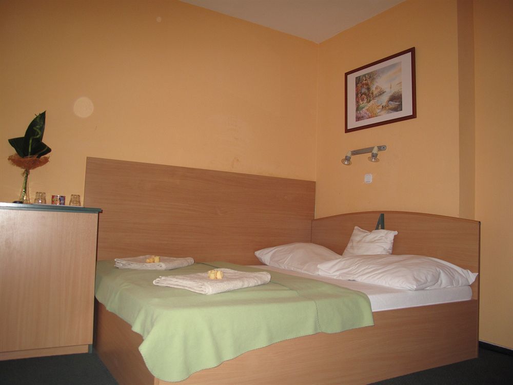 Alfred Panzio Bed and Breakfast Boedapest Buitenkant foto
